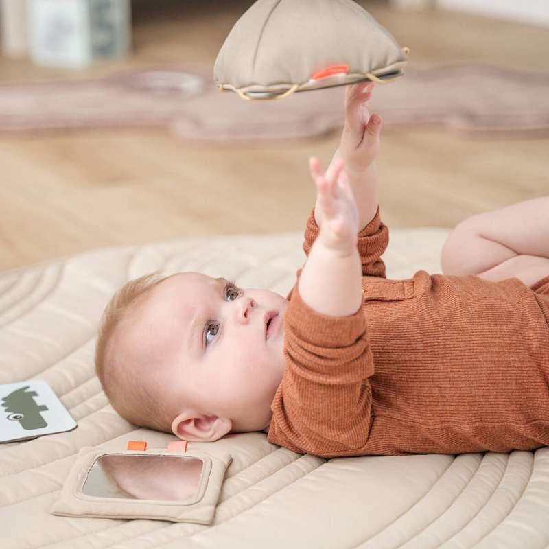 Done By Deer Baby Kontrastkortsholder - Djurvänner - Sand 