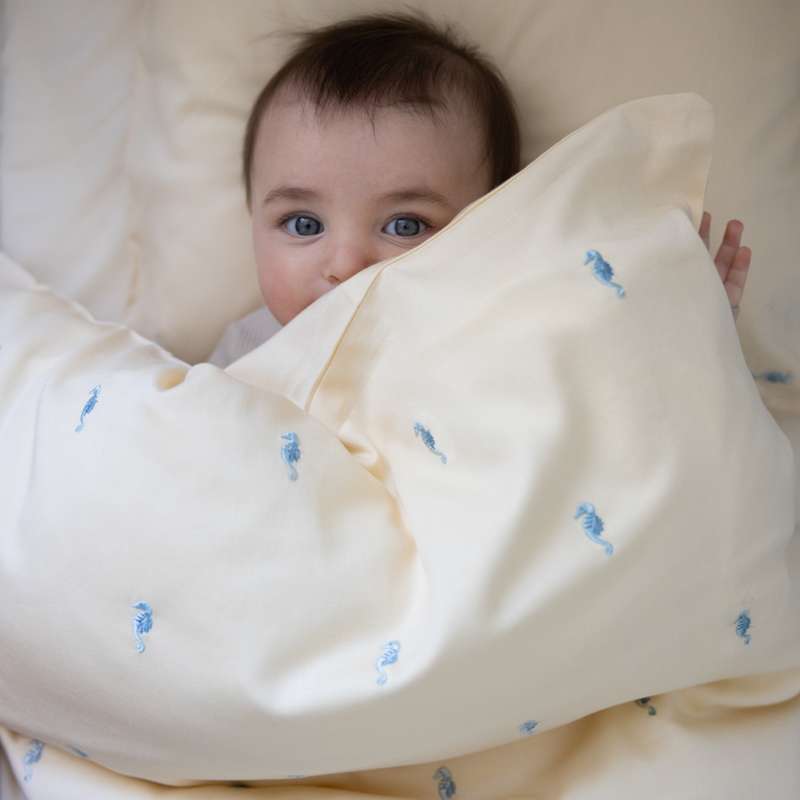 Cam Cam Copenhagen Sängkläder - Baby - Broderad - GOTS - Havsäng 