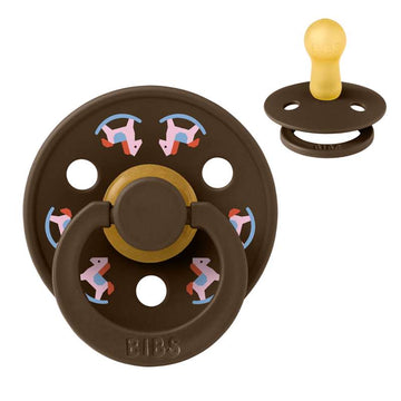 BIBS Rund Colour Sut - Str. 2 - Naturgummi - Holiday Horse - Mocha