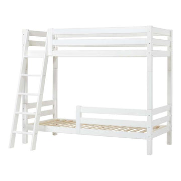 Hoppekids ECO Luxury - Hög Säng - 90x200 cm. - Två Sänghäster och Sned Stege - Vit 