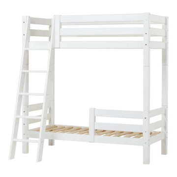 Hoppekids ECO Luxury - Hög Loftssäng - 70x160 cm. - Två Sänghäster och Sned Stege - Vit 